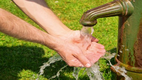 Vikten av att tvätta händerna med tvål och vatten